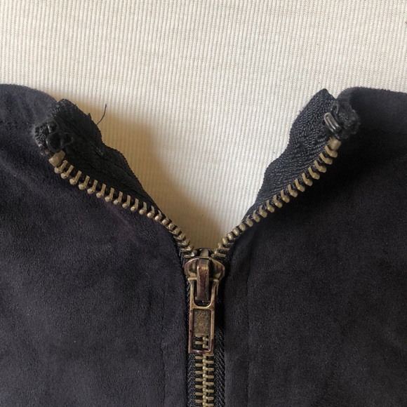 3/$30✨ Super Soft Strappy Black Crop Top - Picture 4 of 6